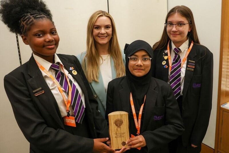 Kate Dearden MP with pupils 