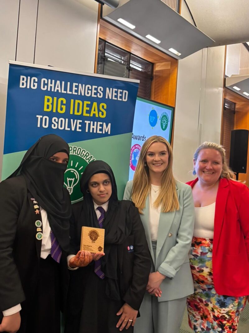 Kate Dearden MP with pupils.
